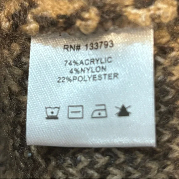 NWT POL “Classy Sassy” cold shoulder sweater - Picture 7 of 7